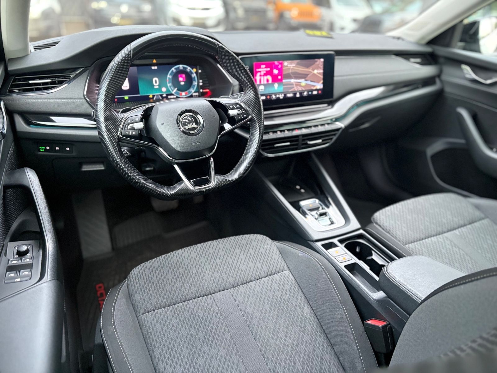 Fahrzeugabbildung SKODA Octavia 2.0 TDI DSG 4x4 COMBI*SPORTLINE*PANO*LED