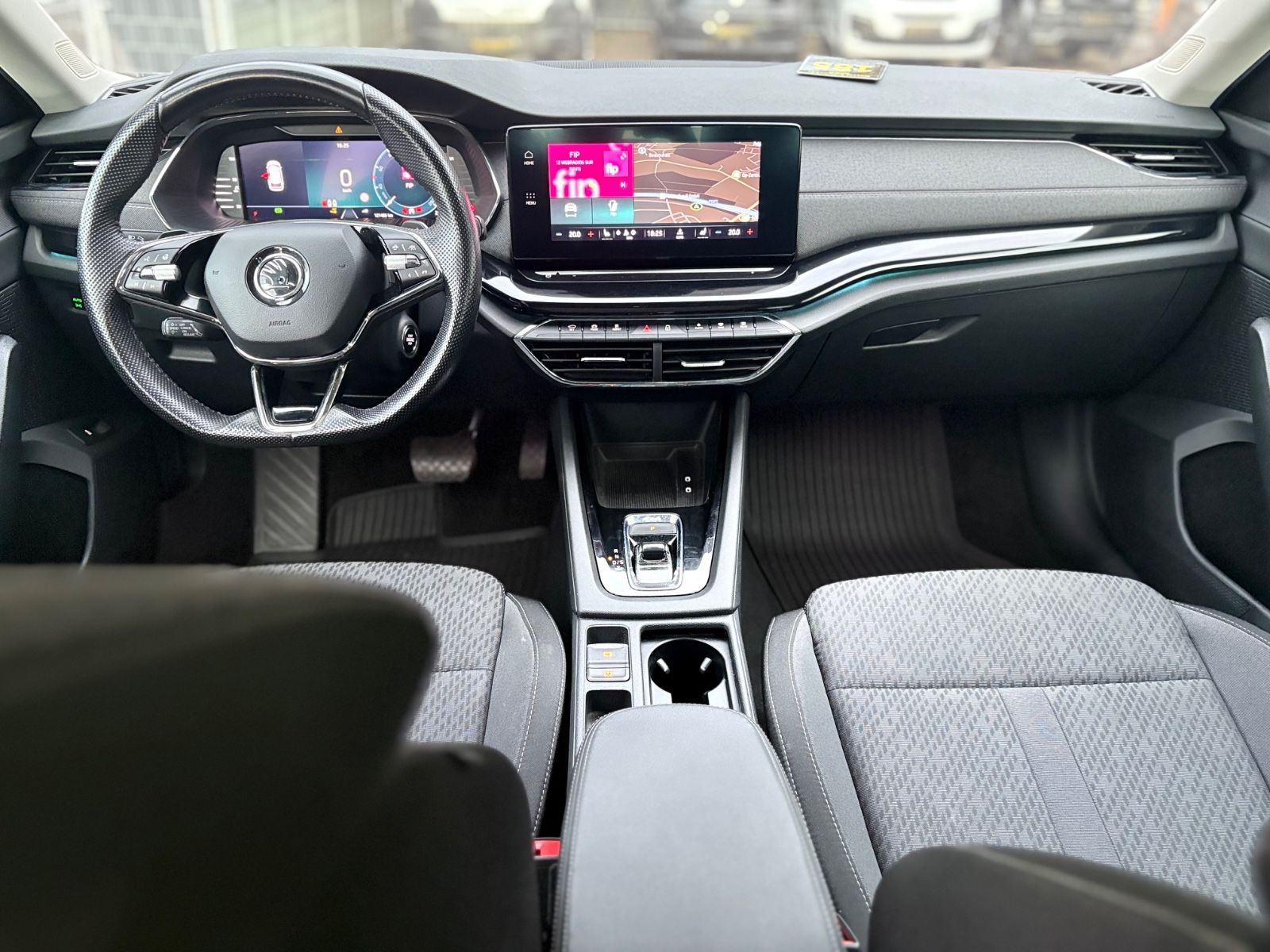 Fahrzeugabbildung SKODA Octavia 2.0 TDI DSG 4x4 COMBI*SPORTLINE*PANO*LED