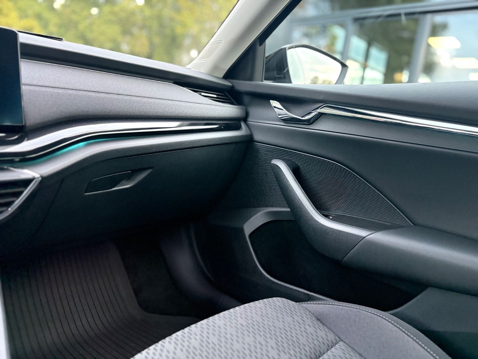 Fahrzeugabbildung SKODA Octavia 2.0 TDI DSG 4x4 COMBI*SPORTLINE*PANO*LED