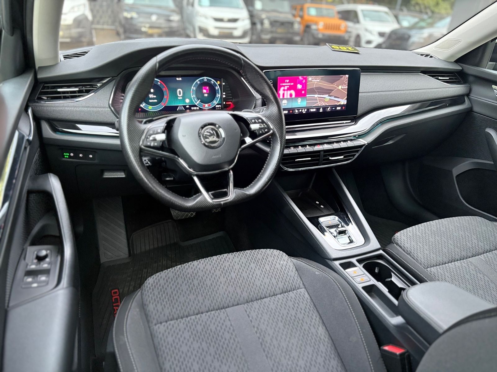 Fahrzeugabbildung SKODA Octavia 2.0 TDI DSG 4x4 COMBI*SPORTLINE*PANO*LED