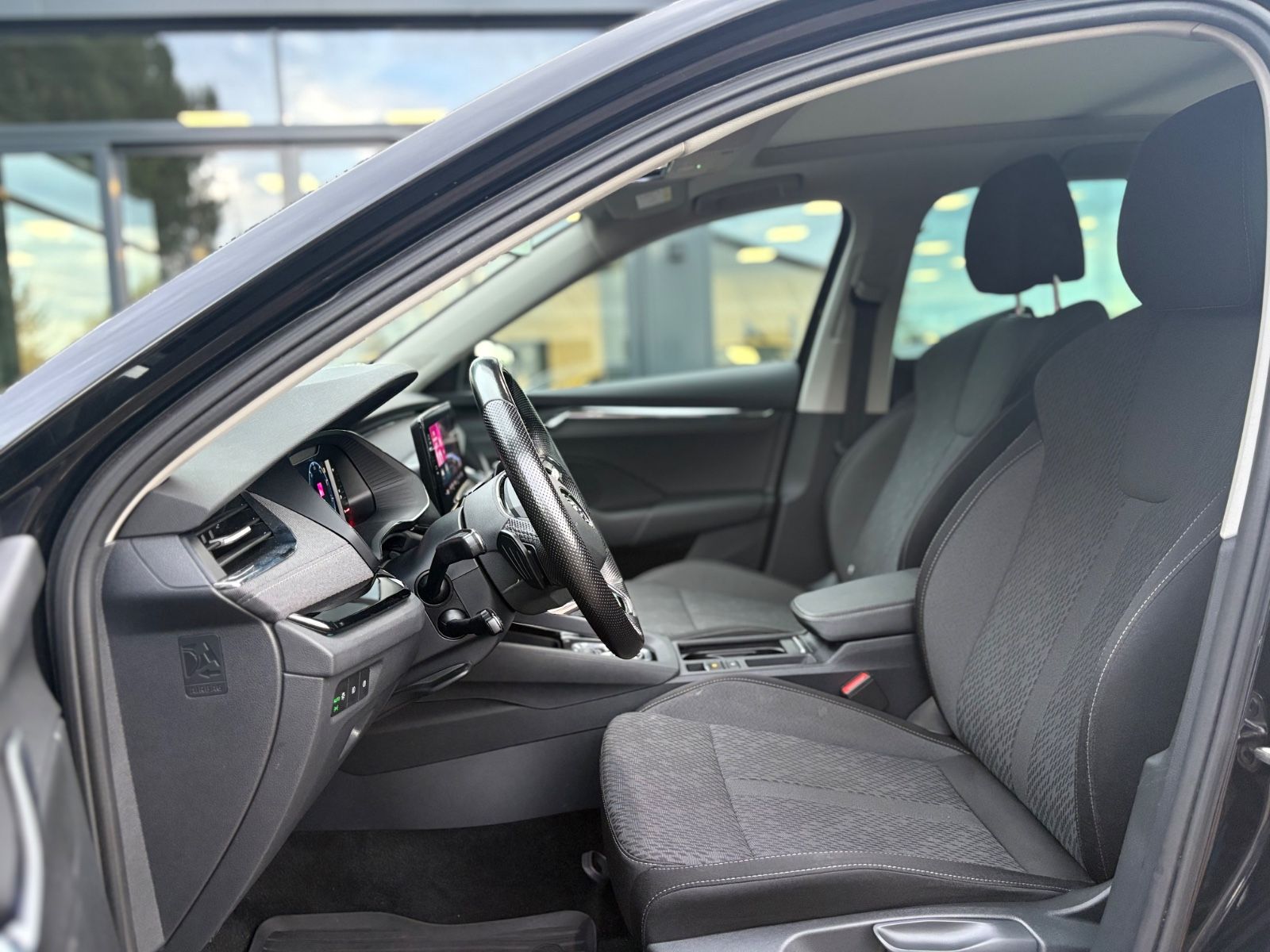 Fahrzeugabbildung SKODA Octavia 2.0 TDI DSG 4x4 COMBI*SPORTLINE*PANO*LED