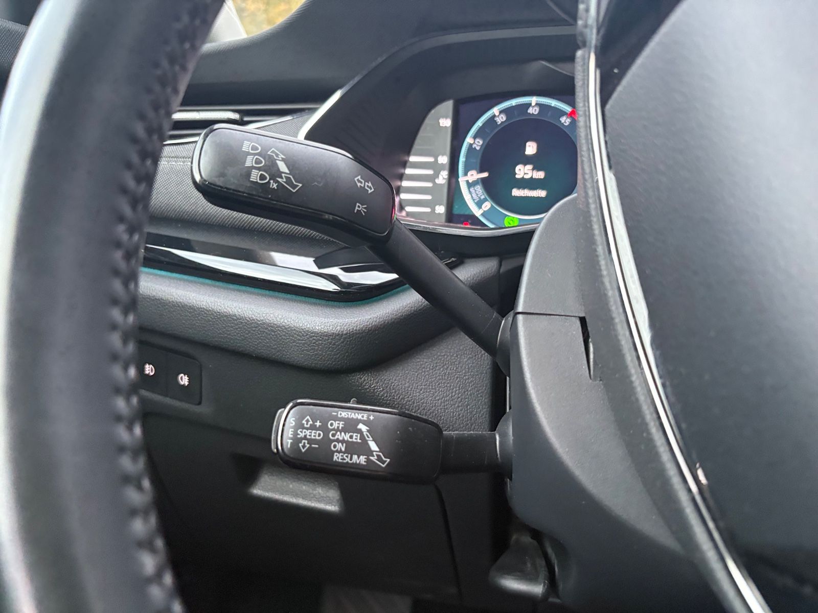 Fahrzeugabbildung SKODA Octavia 2.0 TDI DSG 4x4 COMBI*SPORTLINE*PANO*LED