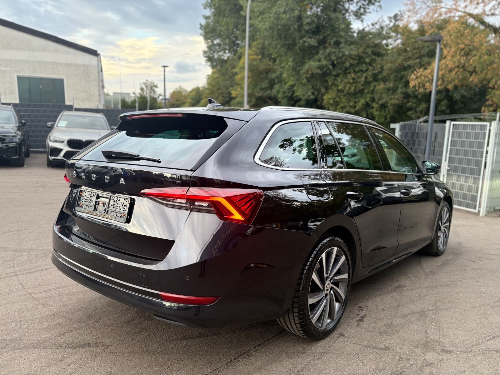 Fahrzeugabbildung SKODA Octavia 2.0 TDI DSG 4x4 COMBI*SPORTLINE*PANO*LED