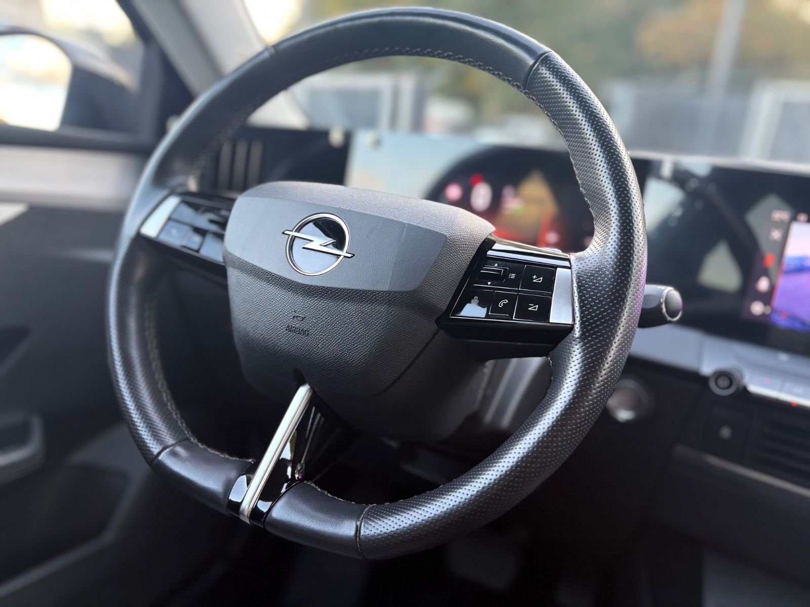Fahrzeugabbildung Opel ASTRA L PLUG IN HYBRID 133kW ELEGANCE*2.HD*LED*
