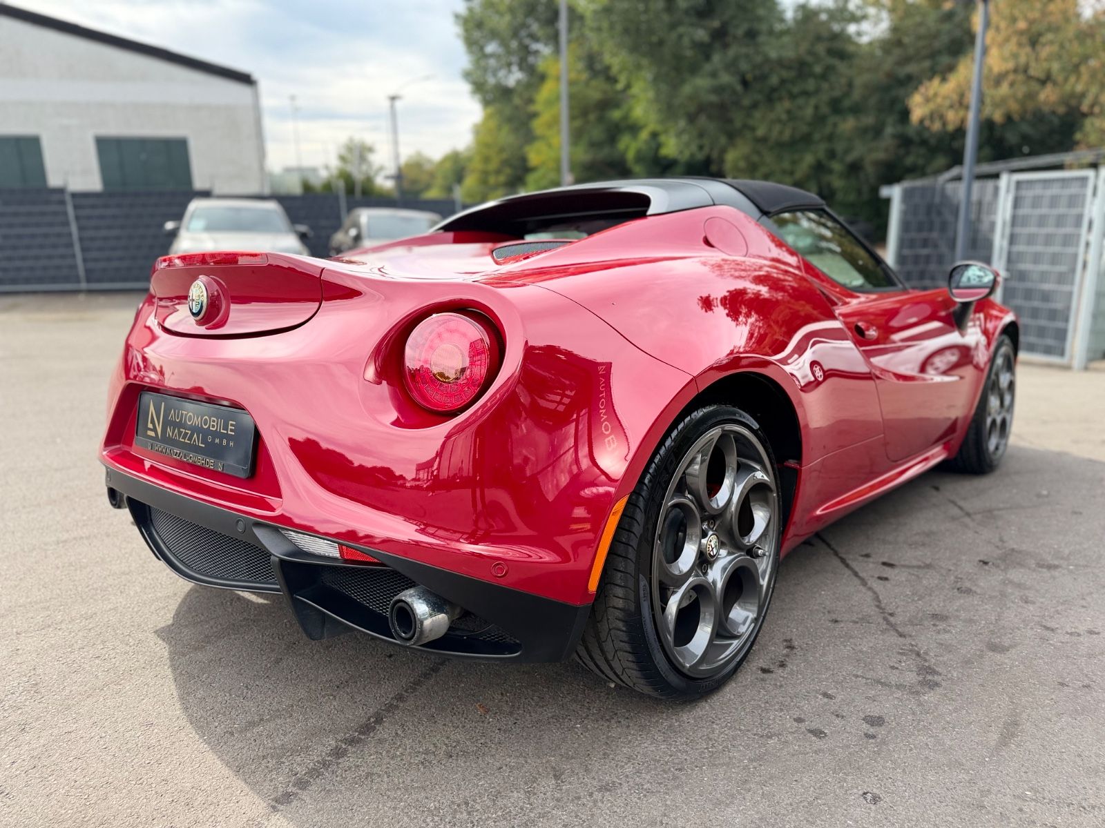 Fahrzeugabbildung Alfa Romeo 4C SPIDER 1750 TBi*2.HD*CARBON*ROSSO ALFA*U-FREI