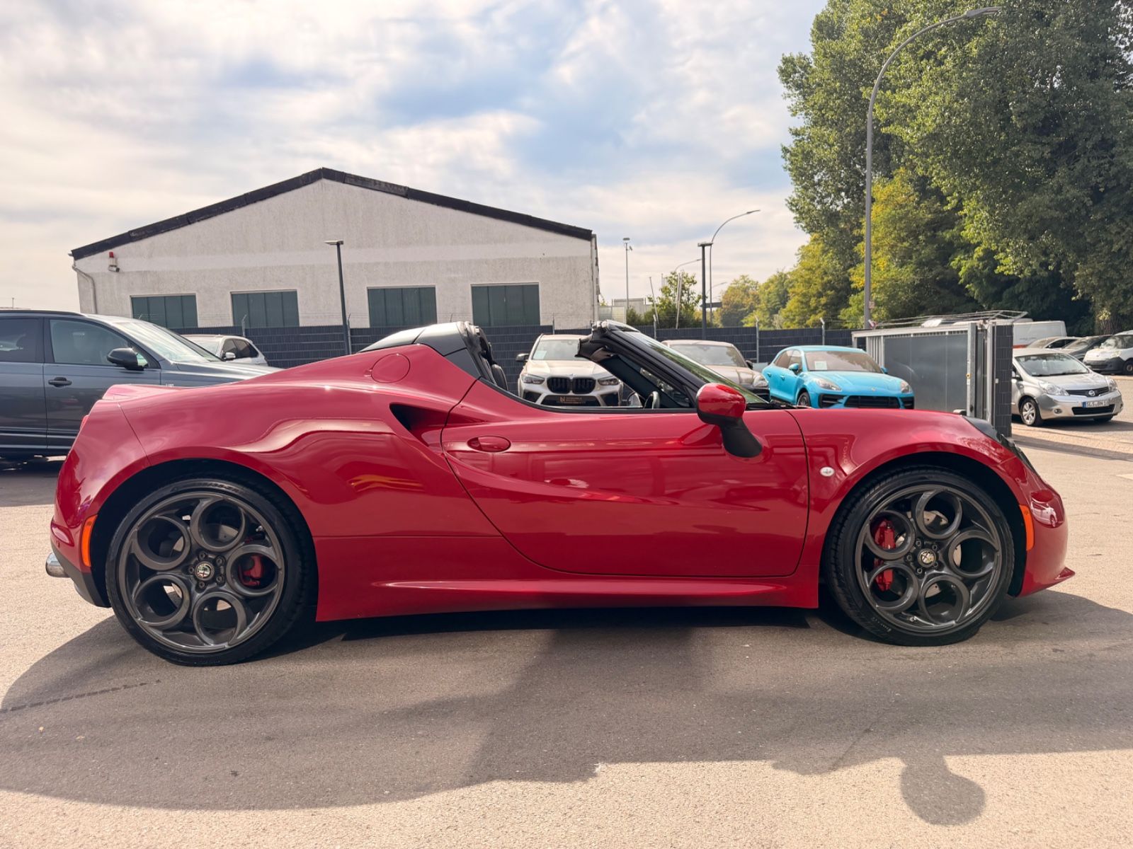Fahrzeugabbildung Alfa Romeo 4C SPIDER 1750 TBi*2.HD*CARBON*ROSSO ALFA*U-FREI