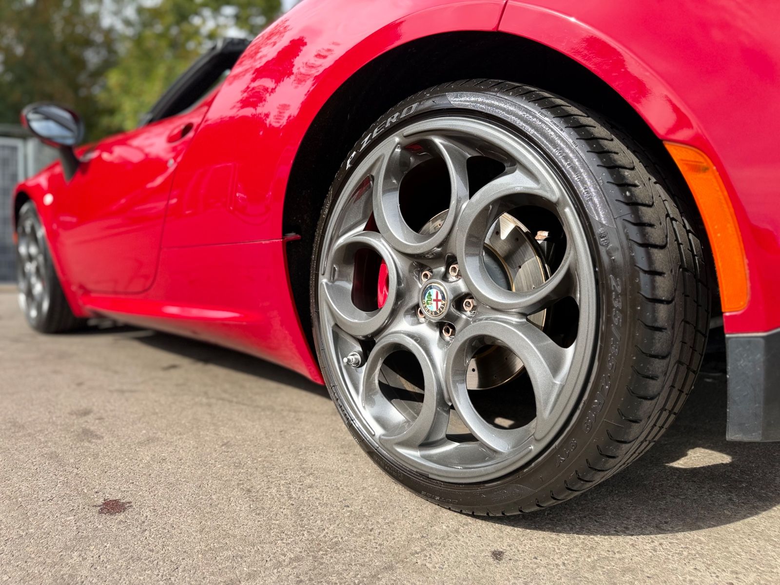 Fahrzeugabbildung Alfa Romeo 4C SPIDER 1750 TBi*2.HD*CARBON*ROSSO ALFA*U-FREI