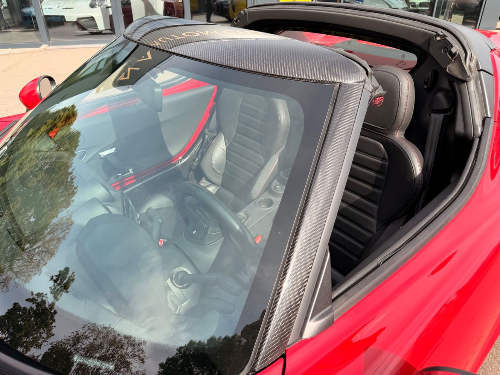 Fahrzeugabbildung Alfa Romeo 4C SPIDER 1750 TBi*2.HD*CARBON*ROSSO ALFA*U-FREI
