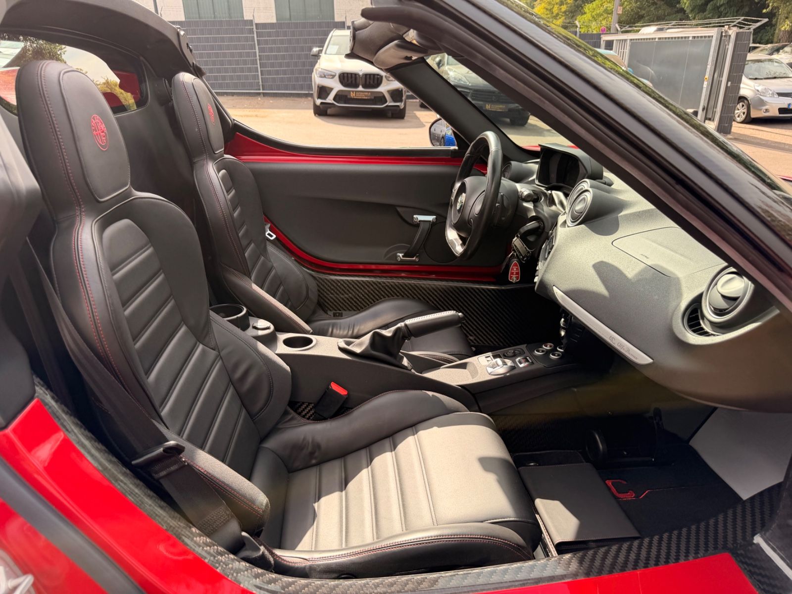 Fahrzeugabbildung Alfa Romeo 4C SPIDER 1750 TBi*2.HD*CARBON*ROSSO ALFA*U-FREI