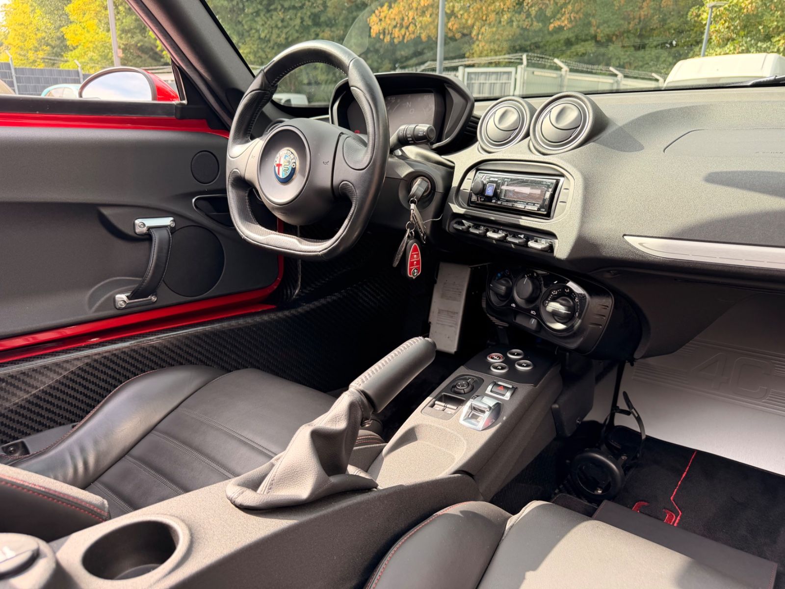 Fahrzeugabbildung Alfa Romeo 4C SPIDER 1750 TBi*2.HD*CARBON*ROSSO ALFA*U-FREI