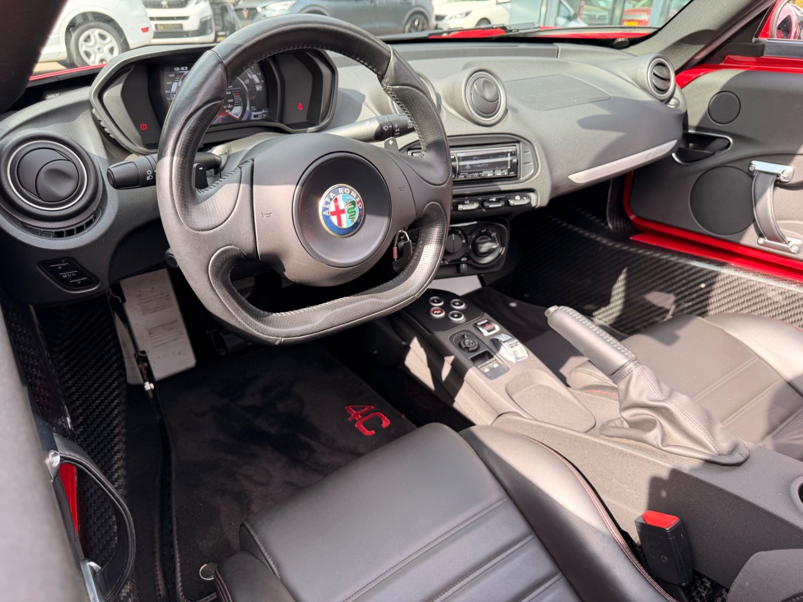 Fahrzeugabbildung Alfa Romeo 4C SPIDER 1750 TBi*2.HD*CARBON*ROSSO ALFA*U-FREI