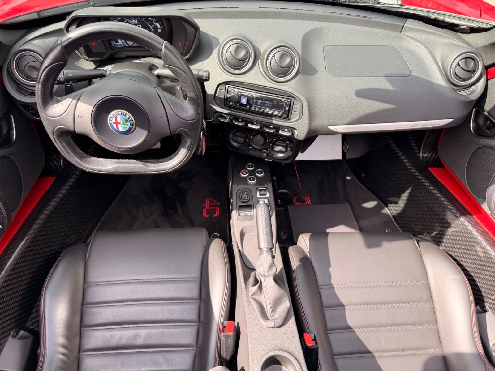 Fahrzeugabbildung Alfa Romeo 4C SPIDER 1750 TBi*2.HD*CARBON*ROSSO ALFA*U-FREI