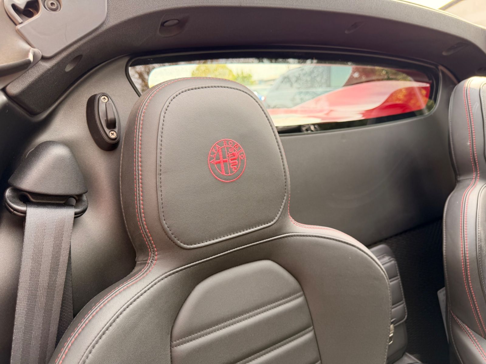 Fahrzeugabbildung Alfa Romeo 4C SPIDER 1750 TBi*2.HD*CARBON*ROSSO ALFA*U-FREI