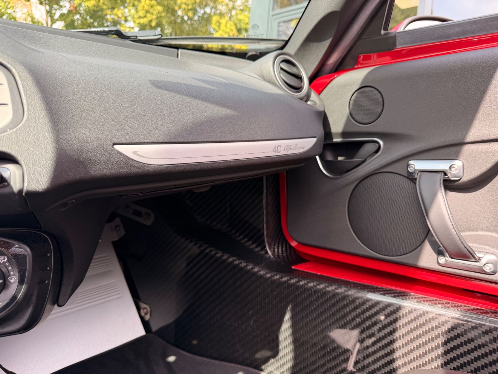 Fahrzeugabbildung Alfa Romeo 4C SPIDER 1750 TBi*2.HD*CARBON*ROSSO ALFA*U-FREI