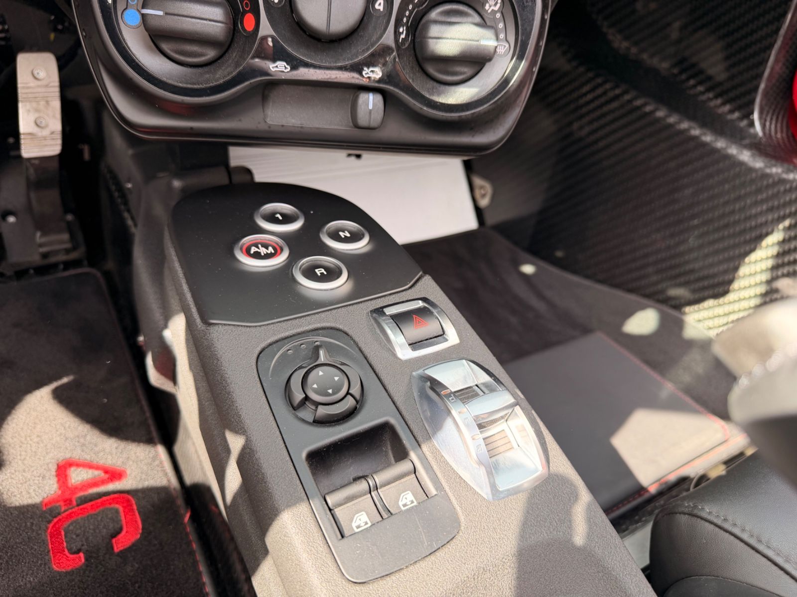 Fahrzeugabbildung Alfa Romeo 4C SPIDER 1750 TBi*2.HD*CARBON*ROSSO ALFA*U-FREI