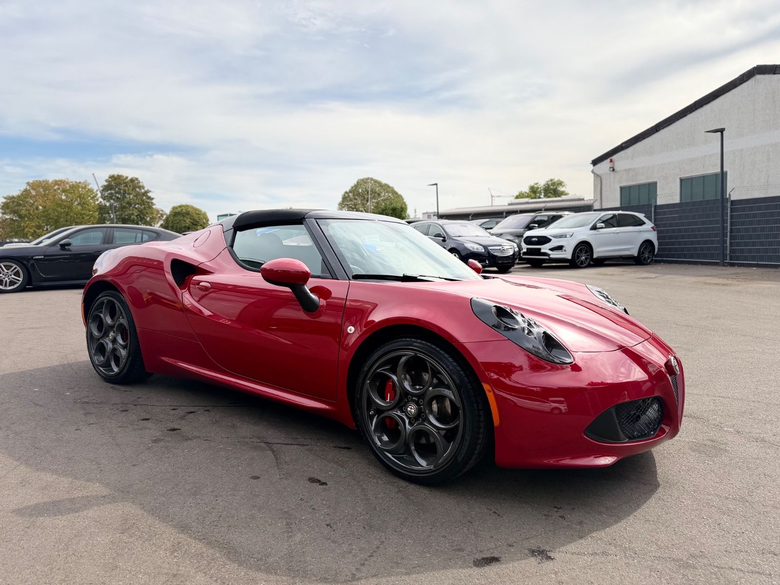 Fahrzeugabbildung Alfa Romeo 4C SPIDER 1750 TBi*2.HD*CARBON*ROSSO ALFA*U-FREI