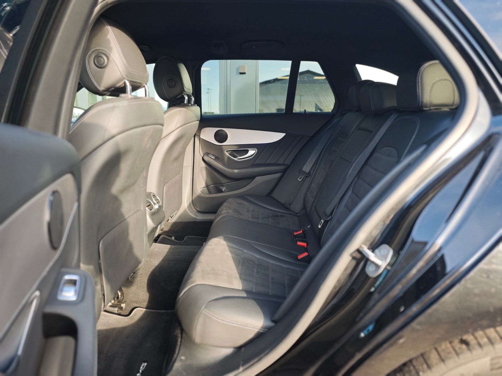 Fahrzeugabbildung Mercedes-Benz C300e PLUG-IN-HYBRID*AMG-LINE*NIGHT*LED*2.HAND*