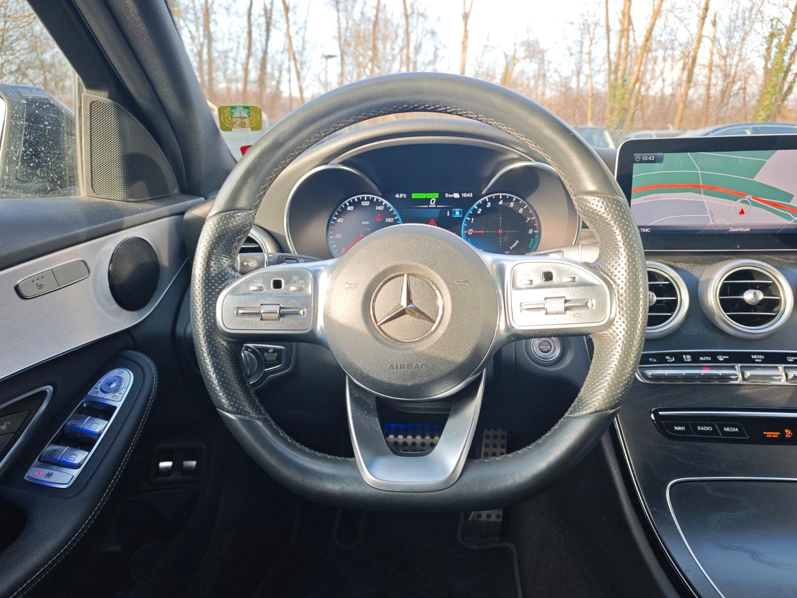 Fahrzeugabbildung Mercedes-Benz C300e PLUG-IN-HYBRID*AMG-LINE*NIGHT*LED*2.HAND*