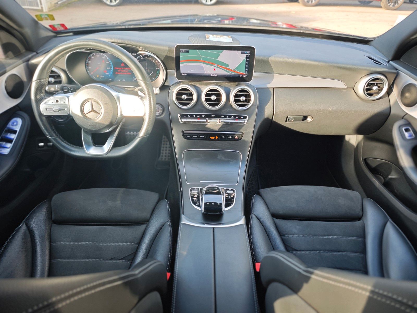 Fahrzeugabbildung Mercedes-Benz C300e PLUG-IN-HYBRID*AMG-LINE*NIGHT*LED*2.HAND*