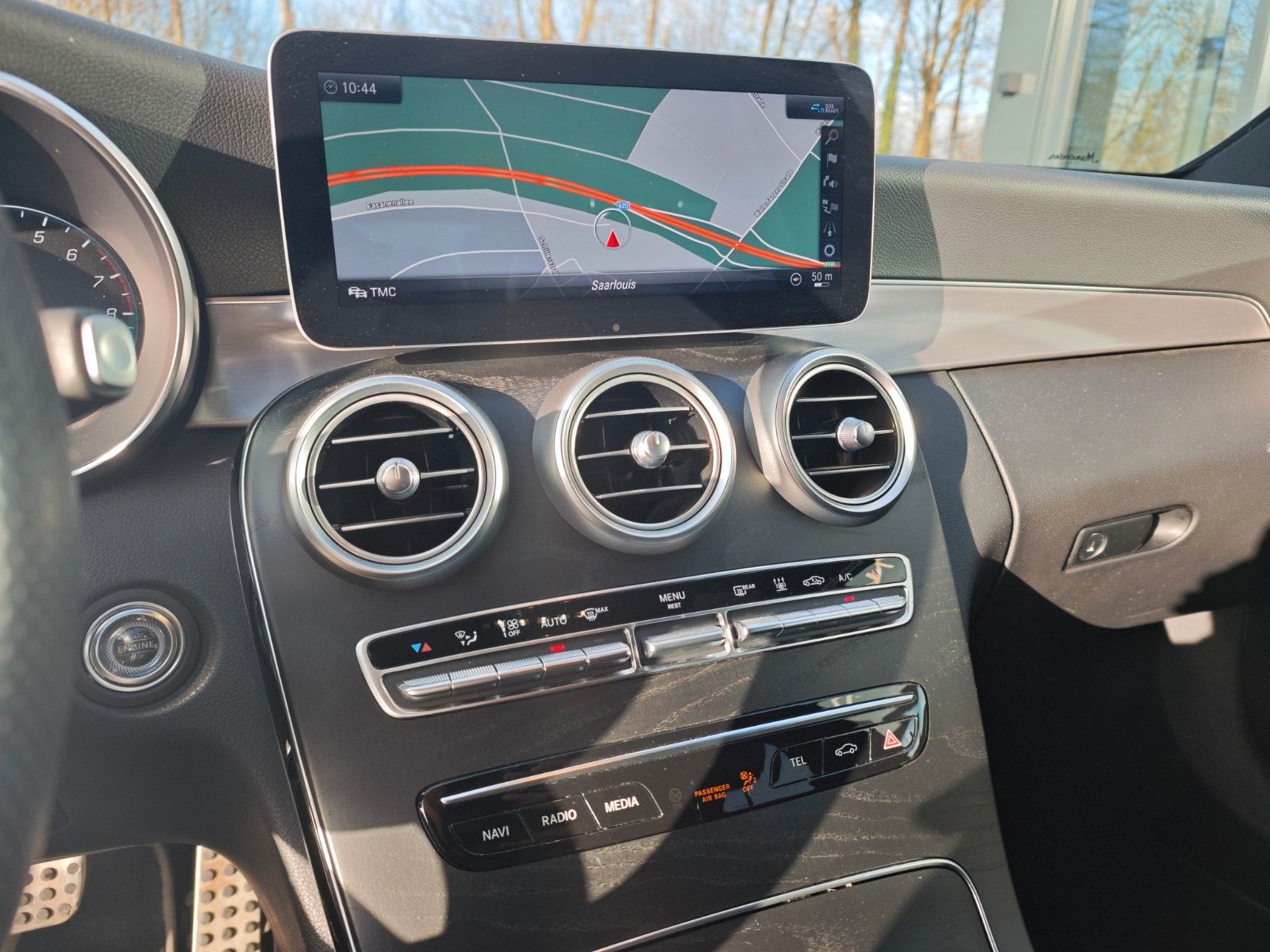 Fahrzeugabbildung Mercedes-Benz C300e PLUG-IN-HYBRID*AMG-LINE*NIGHT*LED*2.HAND*