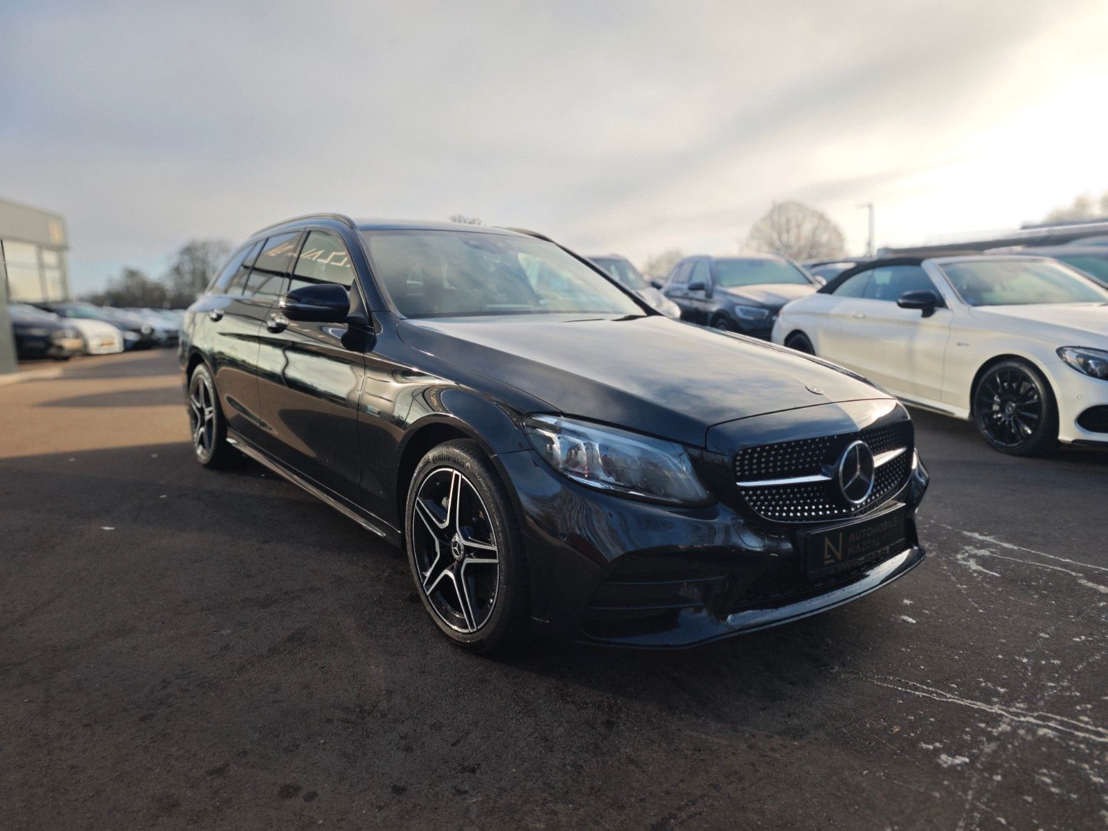 Fahrzeugabbildung Mercedes-Benz C300e PLUG-IN-HYBRID*AMG-LINE*NIGHT*LED*2.HAND*