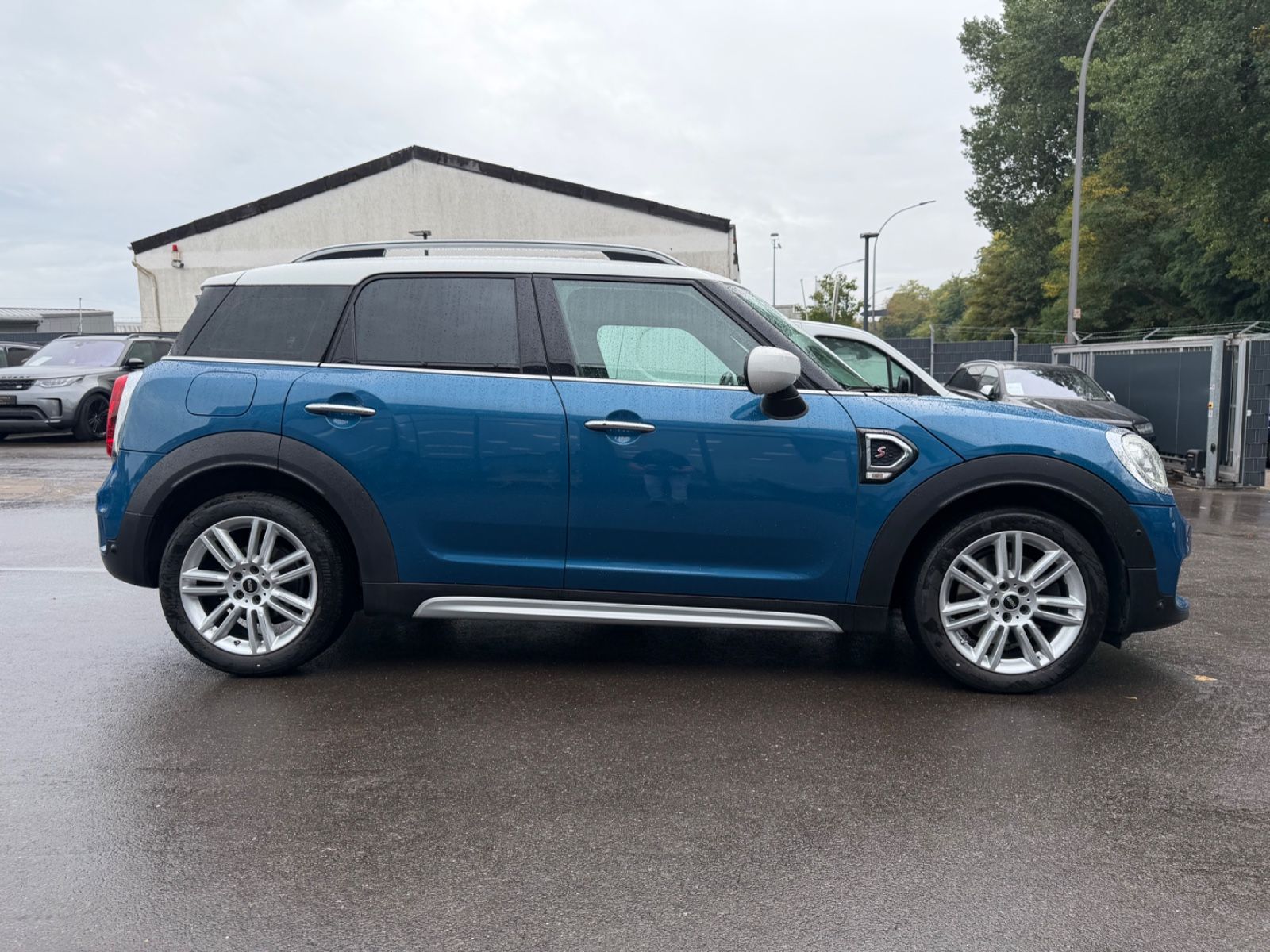 Fahrzeugabbildung MINI COUNTRYMAN SD *NAVI*SHZ*HEAD UP*FACELIFT*