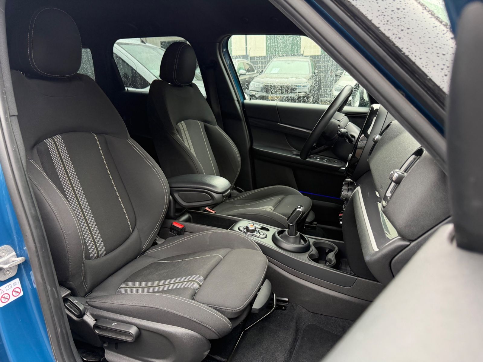 Fahrzeugabbildung MINI COUNTRYMAN SD *NAVI*SHZ*HEAD UP*FACELIFT*