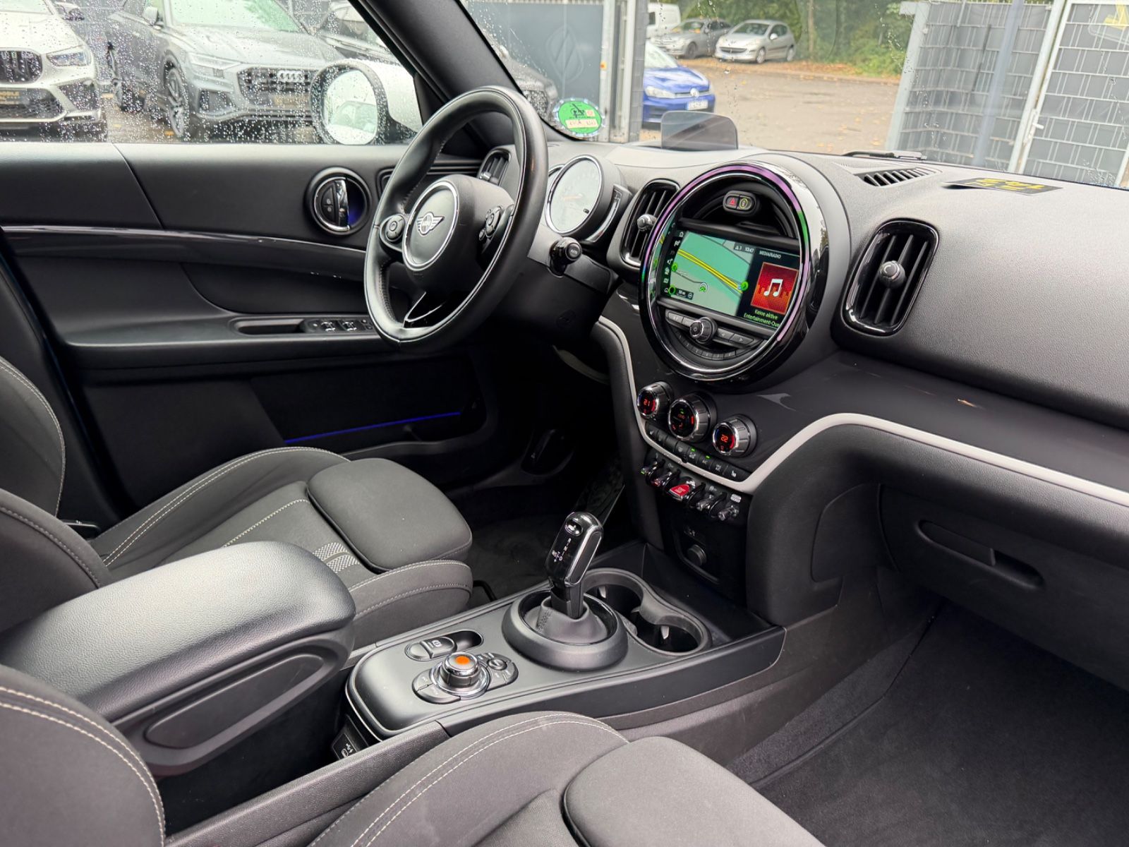 Fahrzeugabbildung MINI COUNTRYMAN SD *NAVI*SHZ*HEAD UP*FACELIFT*