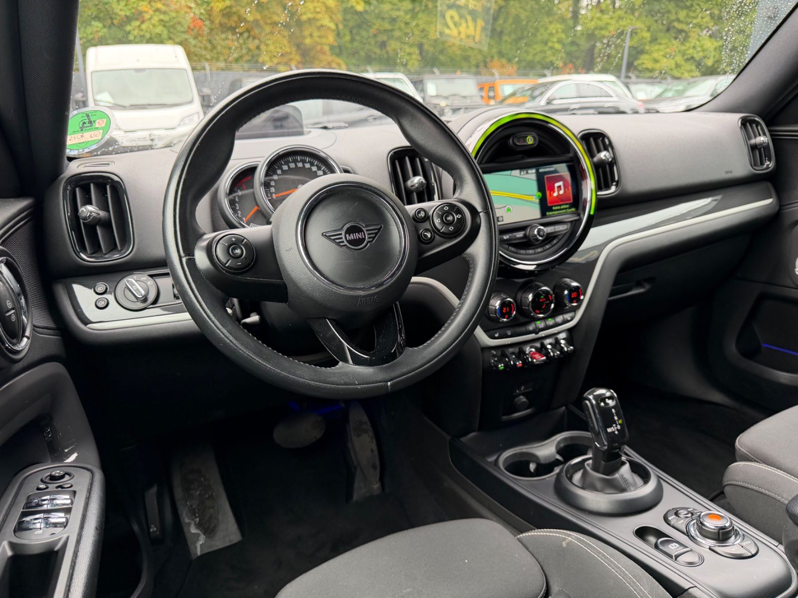 Fahrzeugabbildung MINI COUNTRYMAN SD *NAVI*SHZ*HEAD UP*FACELIFT*