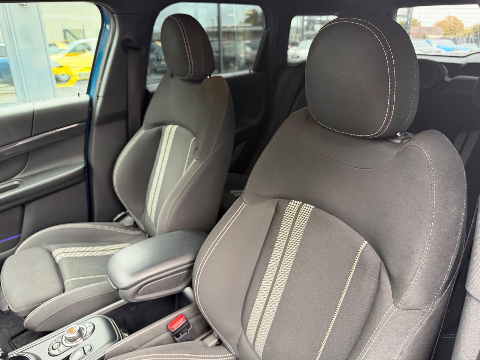 Fahrzeugabbildung MINI COUNTRYMAN SD *NAVI*SHZ*HEAD UP*FACELIFT*