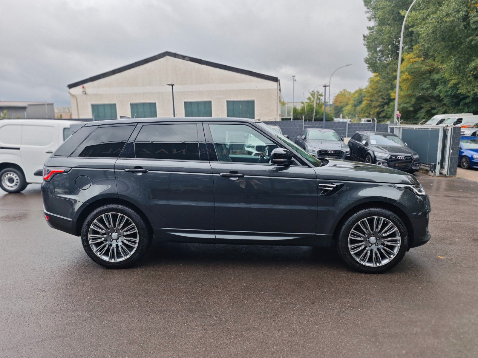 Fahrzeugabbildung Land Rover RANGE ROVER SPORT HSE*FACELIFT*PANORAMA*1.H*LUFT