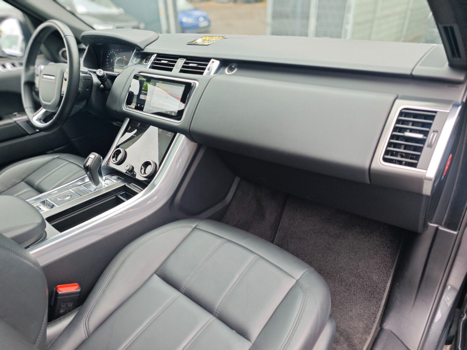 Fahrzeugabbildung Land Rover RANGE ROVER SPORT HSE*FACELIFT*PANORAMA*1.H*LUFT