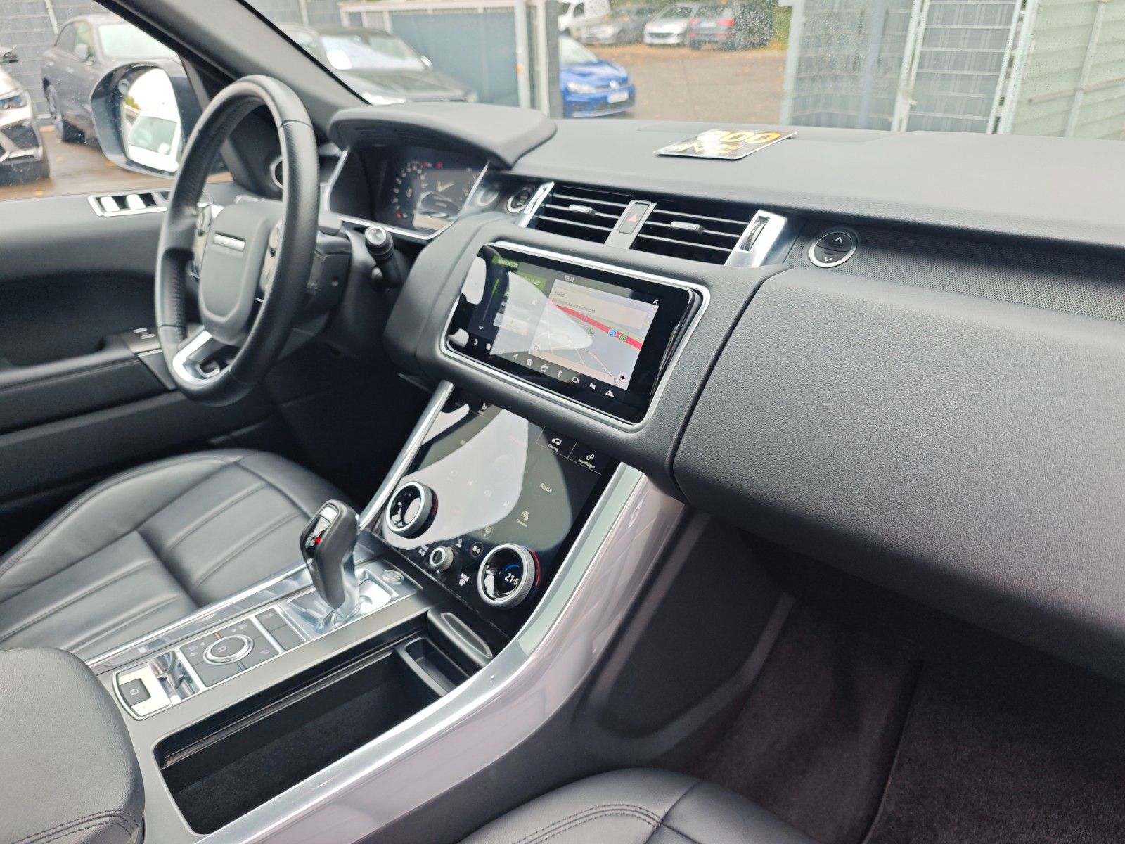 Fahrzeugabbildung Land Rover RANGE ROVER SPORT HSE*FACELIFT*PANORAMA*1.H*LUFT