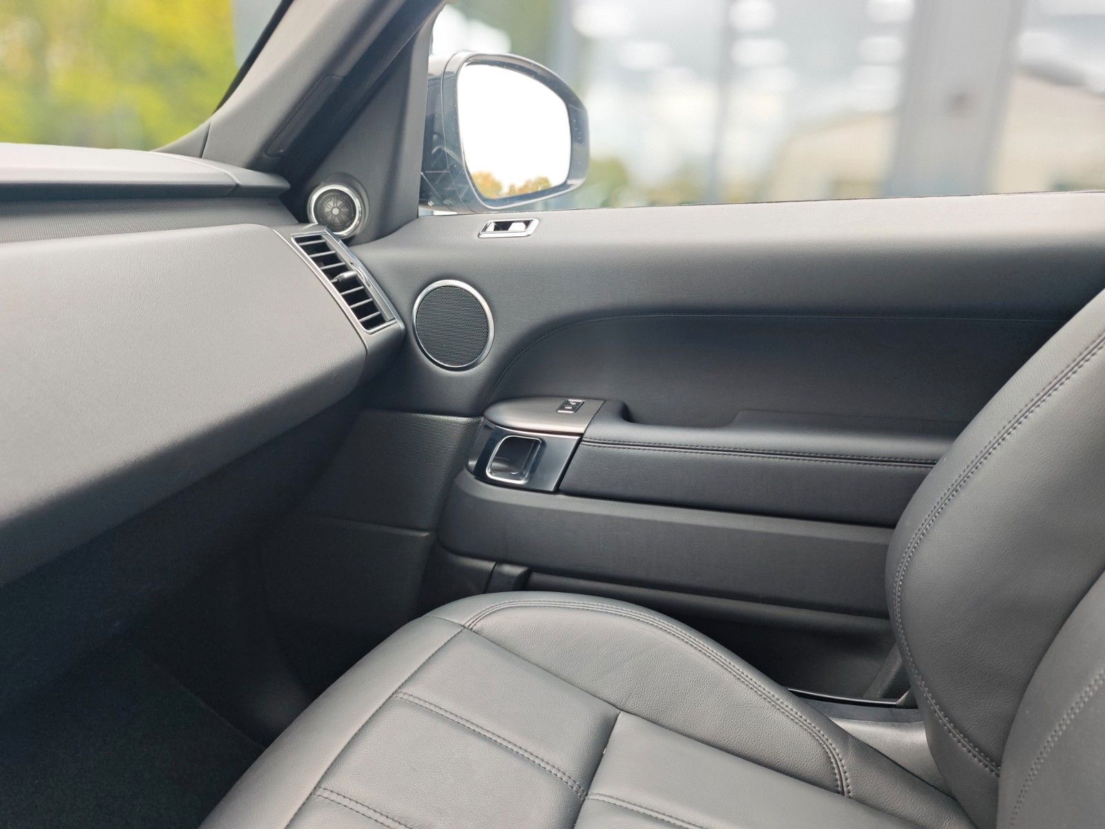 Fahrzeugabbildung Land Rover RANGE ROVER SPORT HSE*FACELIFT*PANORAMA*1.H*LUFT