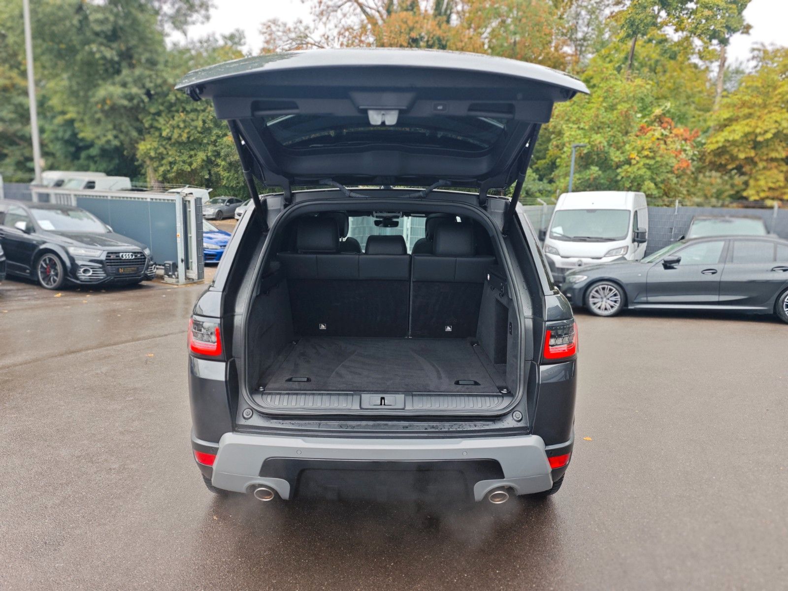 Fahrzeugabbildung Land Rover RANGE ROVER SPORT HSE*FACELIFT*PANORAMA*1.H*LUFT