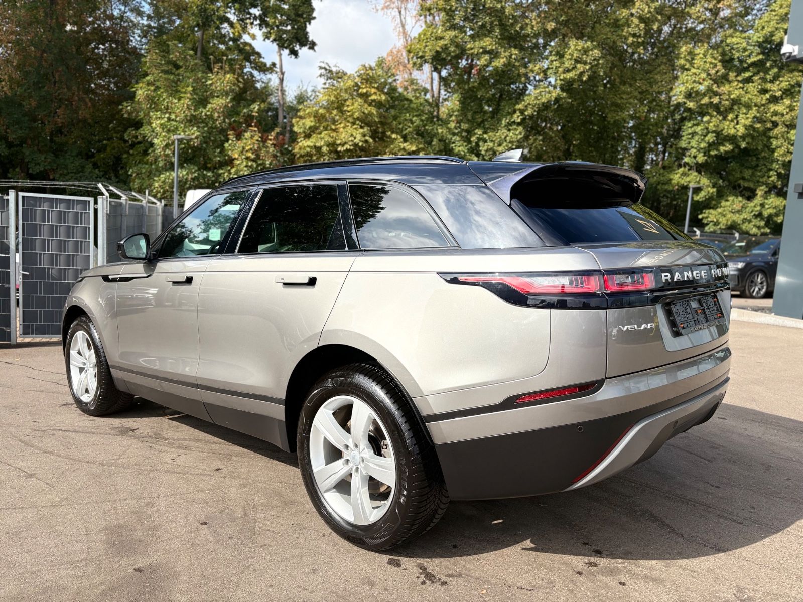 Fahrzeugabbildung Land Rover RANGE ROVER VERLAR S*AWD*1.HD*LED*KAMERA*LEDER*