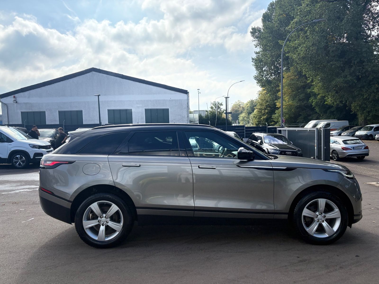 Fahrzeugabbildung Land Rover RANGE ROVER VERLAR S*AWD*1.HD*LED*KAMERA*LEDER*
