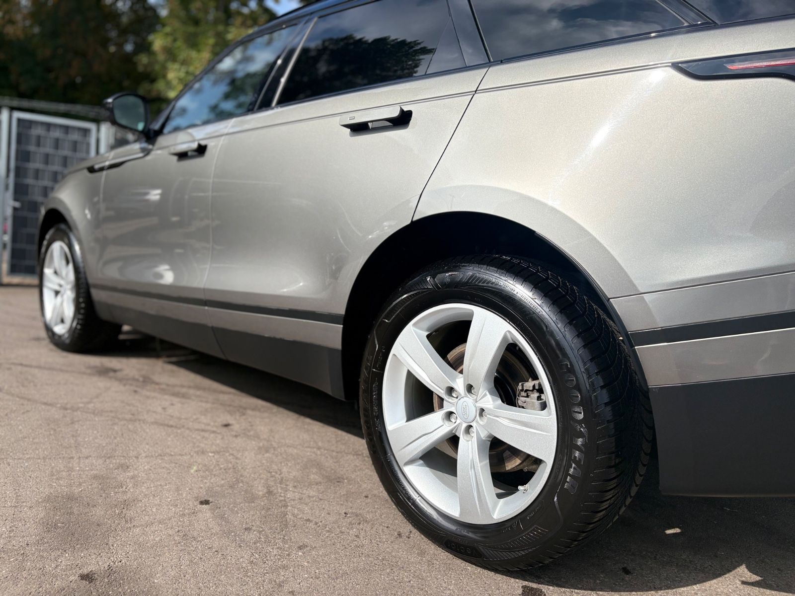 Fahrzeugabbildung Land Rover RANGE ROVER VERLAR S*AWD*1.HD*LED*KAMERA*LEDER*