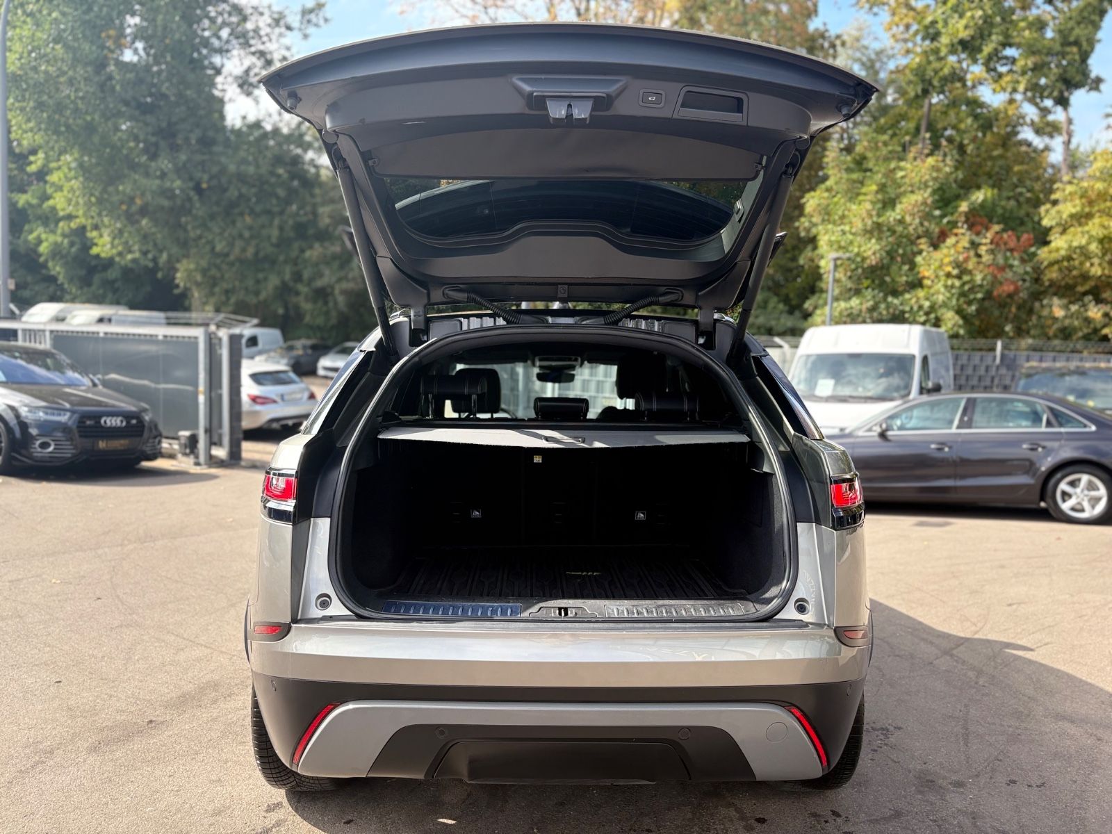 Fahrzeugabbildung Land Rover RANGE ROVER VERLAR S*AWD*1.HD*LED*KAMERA*LEDER*