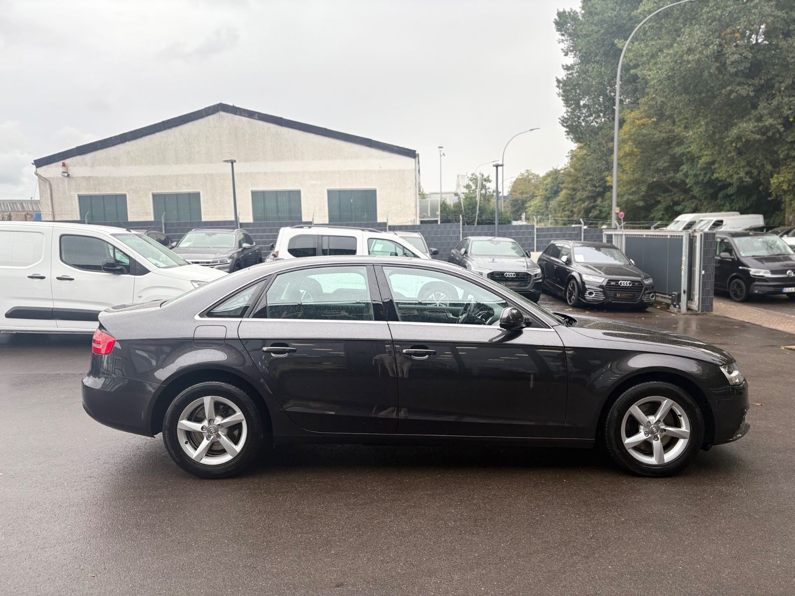 Fahrzeugabbildung Audi A4 2.0 TDI LIM AMBIENTE*NAVI*SHZ*KLIMAAUTO*PDC*