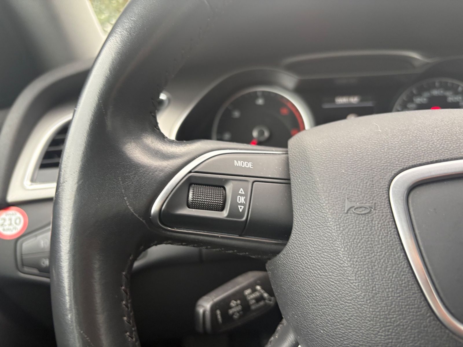 Fahrzeugabbildung Audi A4 2.0 TDI LIM AMBIENTE*NAVI*SHZ*KLIMAAUTO*PDC*