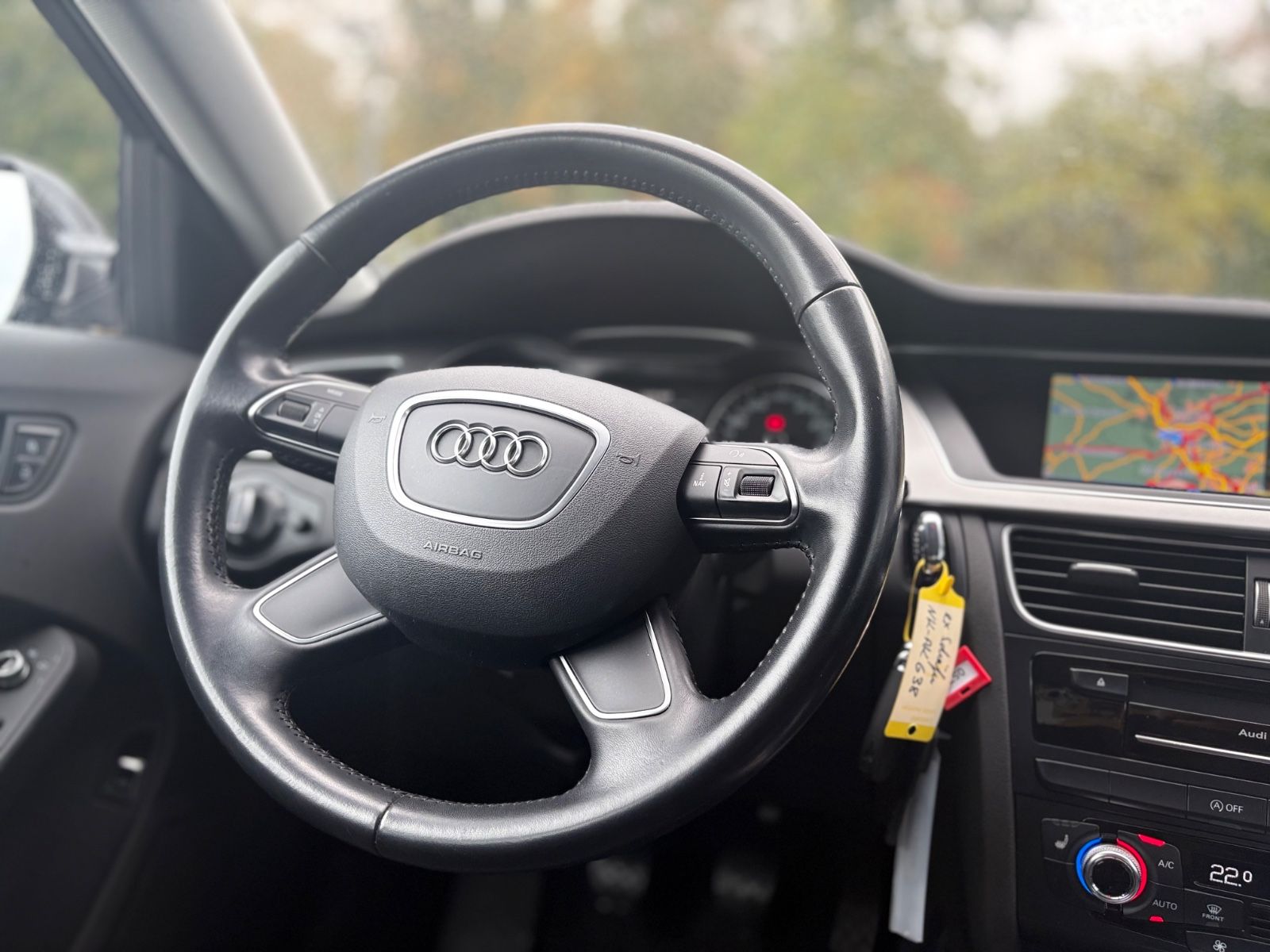 Fahrzeugabbildung Audi A4 2.0 TDI LIM AMBIENTE*NAVI*SHZ*KLIMAAUTO*PDC*