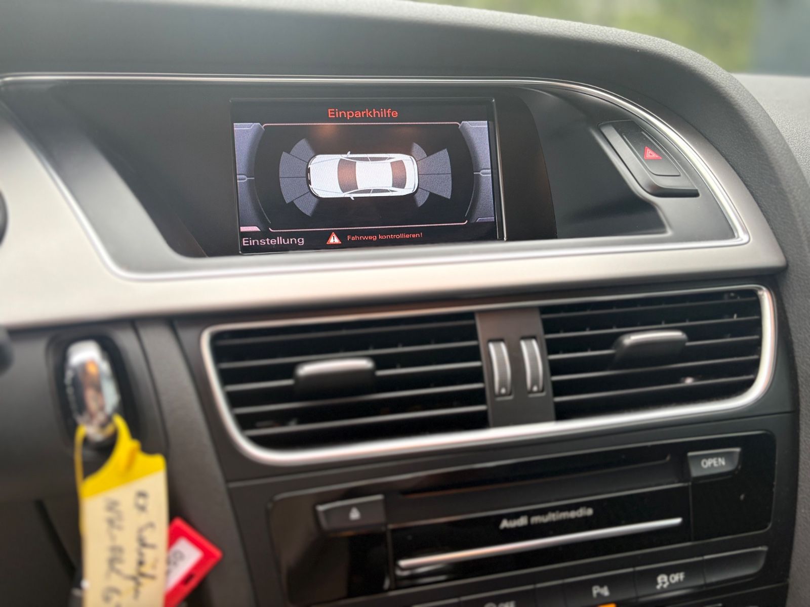 Fahrzeugabbildung Audi A4 2.0 TDI LIM AMBIENTE*NAVI*SHZ*KLIMAAUTO*PDC*