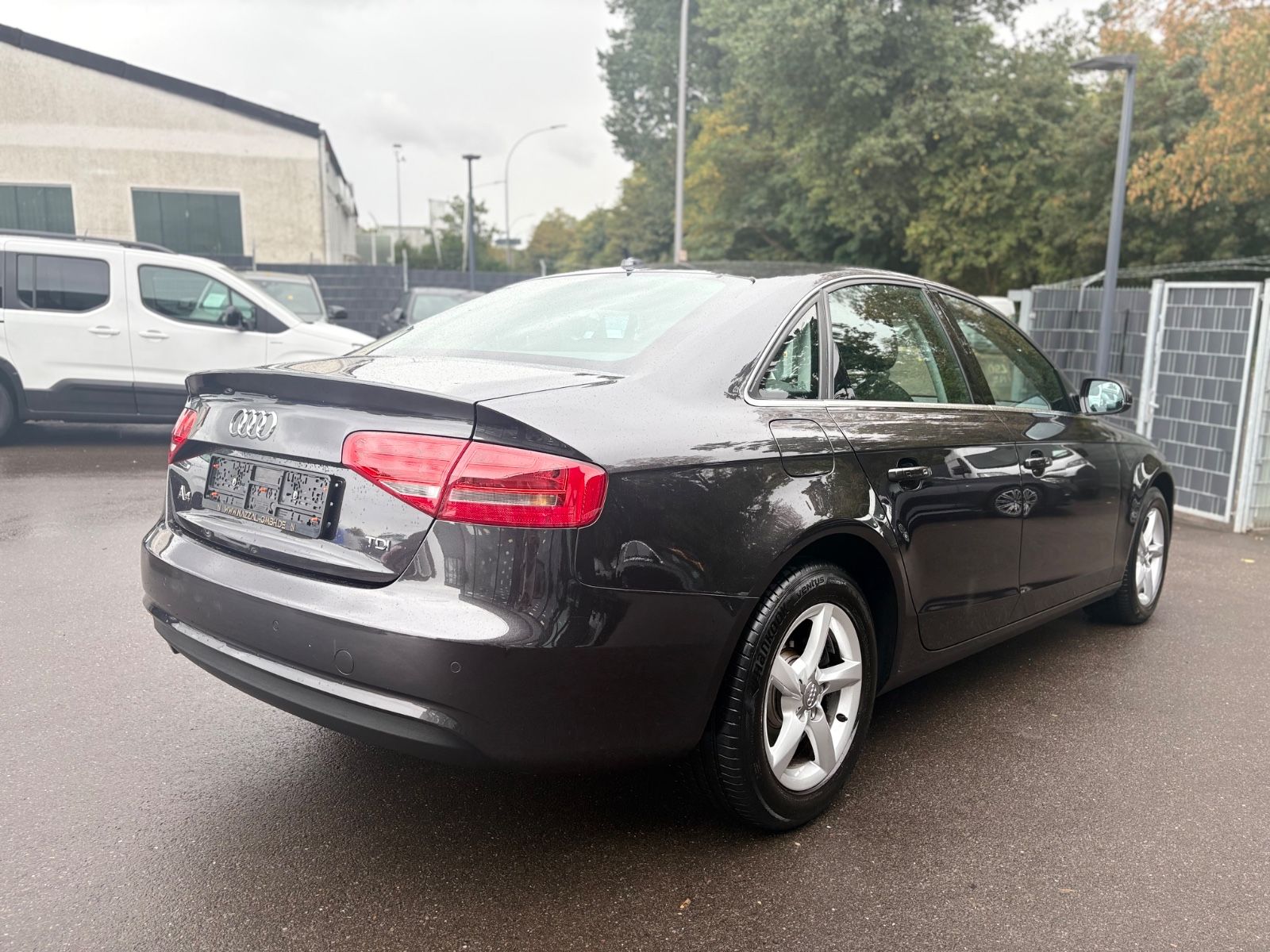 Fahrzeugabbildung Audi A4 2.0 TDI LIM AMBIENTE*NAVI*SHZ*KLIMAAUTO*PDC*