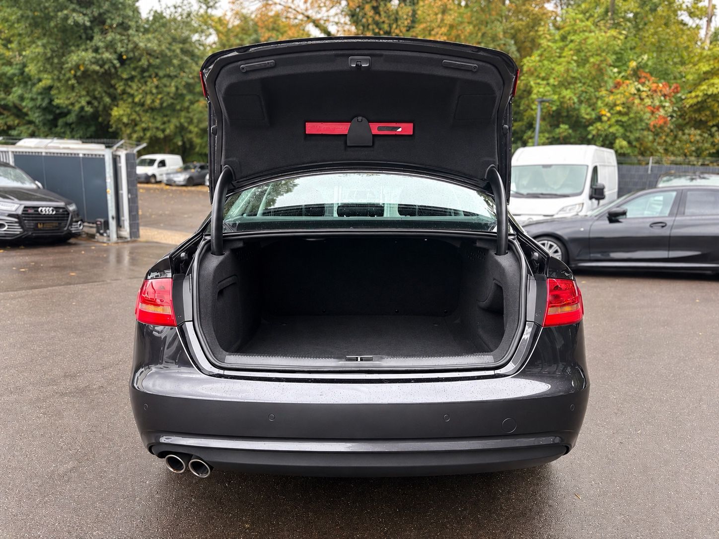 Fahrzeugabbildung Audi A4 2.0 TDI LIM AMBIENTE*NAVI*SHZ*KLIMAAUTO*PDC*