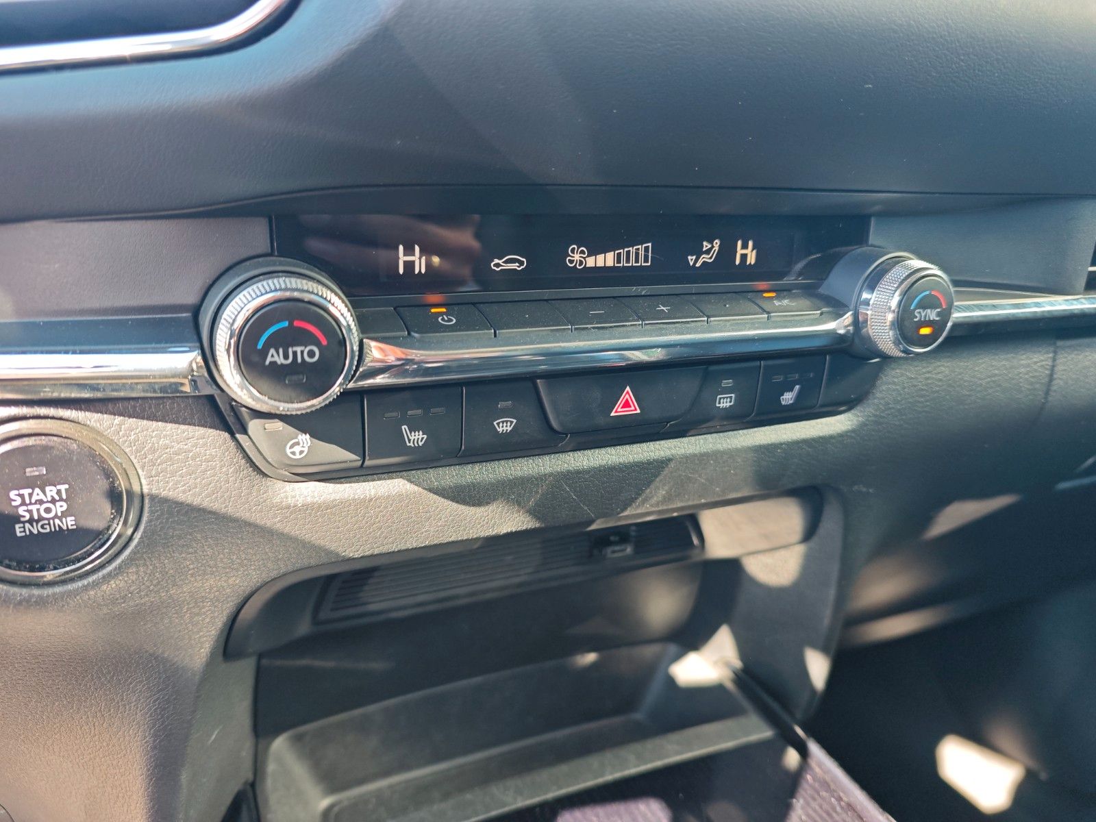 Fahrzeugabbildung Mazda CX-30 SELECTION*BOSE*ACC*NAVI*MEMORY*HEAD UP*