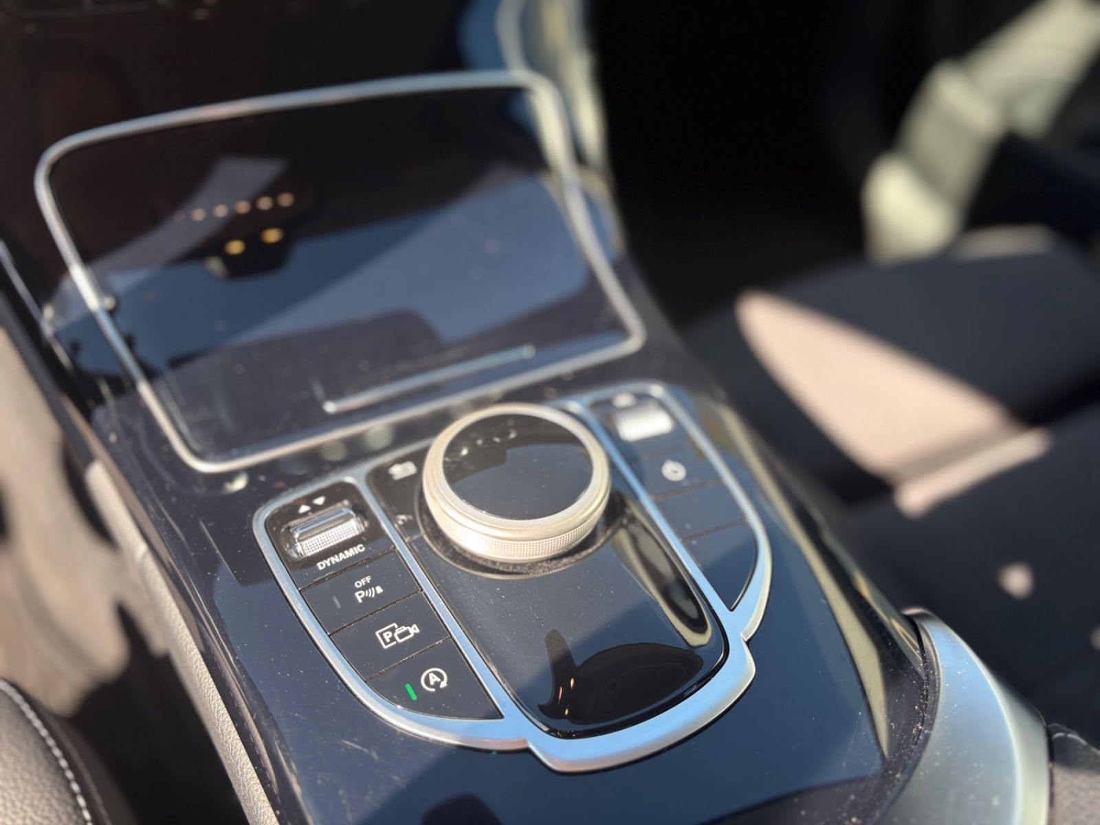 Fahrzeugabbildung Mercedes-Benz C 180 *AVANTGARDE*KAMERA*SHZ*NAVI*AUTOMATIK*