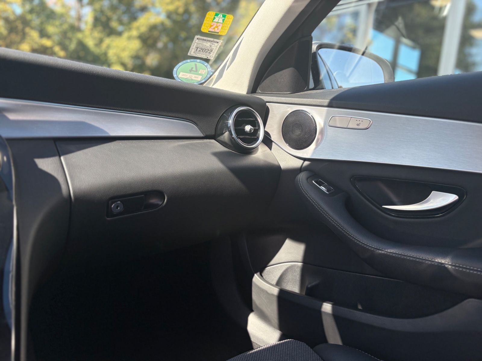 Fahrzeugabbildung Mercedes-Benz C 180 *AVANTGARDE*KAMERA*SHZ*NAVI*AUTOMATIK*