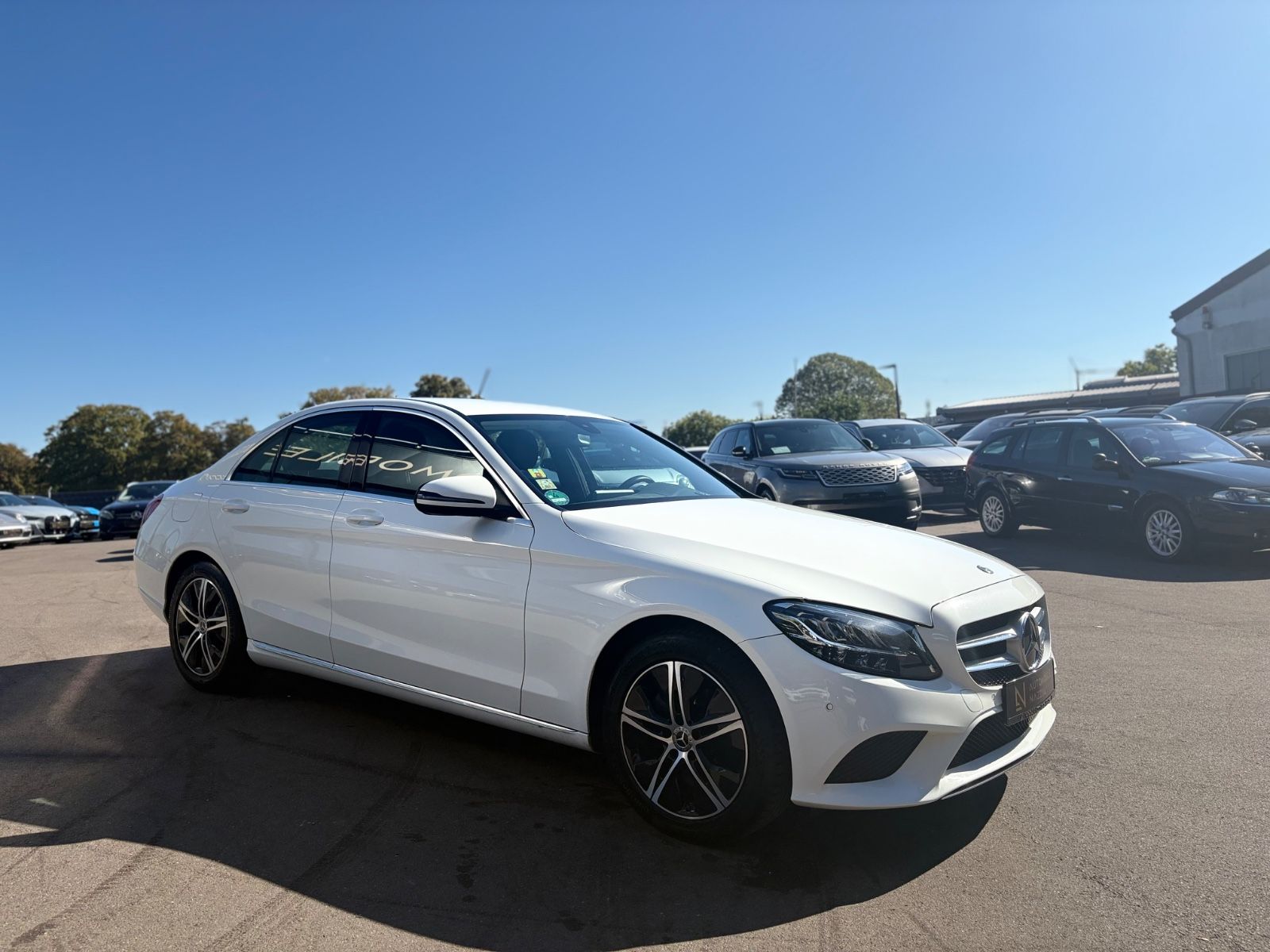 Fahrzeugabbildung Mercedes-Benz C 180 *AVANTGARDE*KAMERA*SHZ*NAVI*AUTOMATIK*
